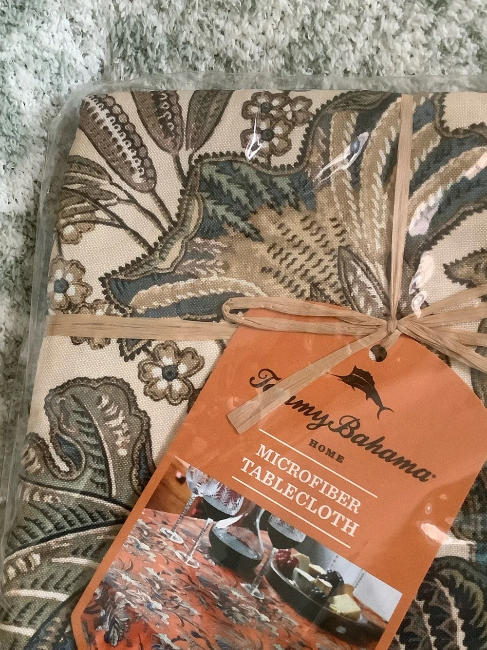 Tommy Bahama Tropical Leaves Tablecloth in Beige, Green, Blue NWT 70” Round